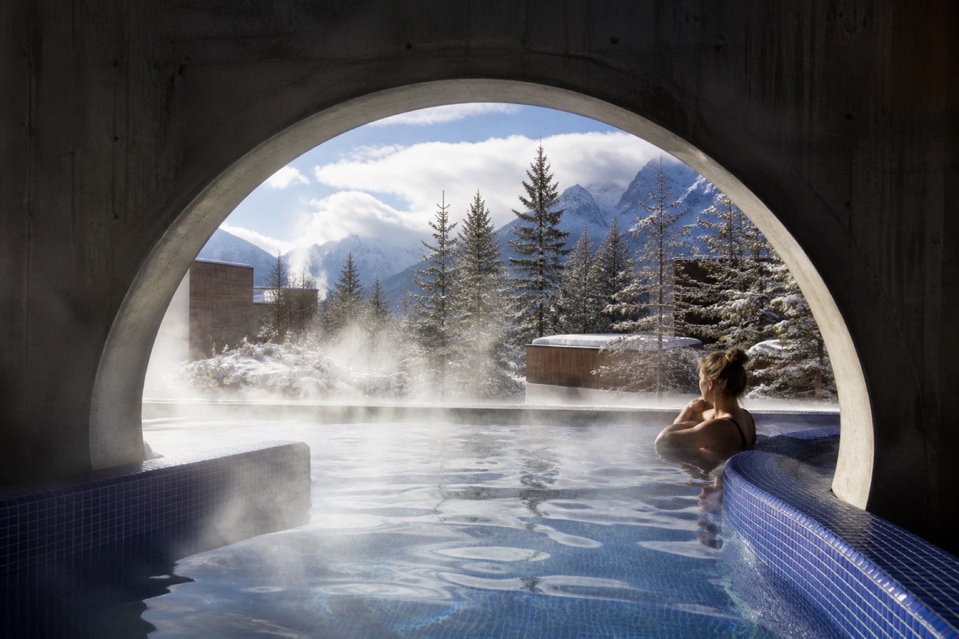Indoor outdoor thermal pool at Ttnavi