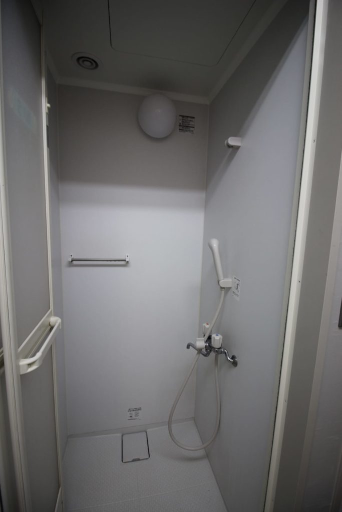 多摩川緑地　シャワー室詳細